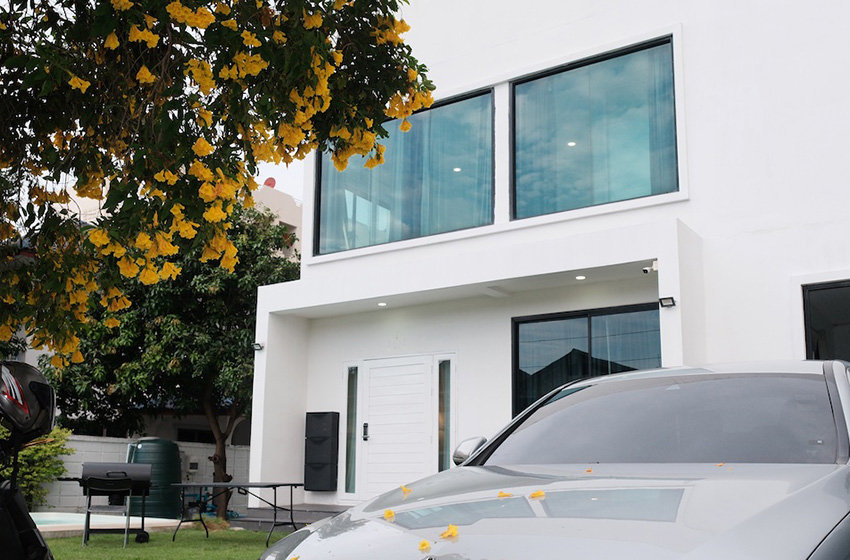 House with Private Pool in Sukhumvit 